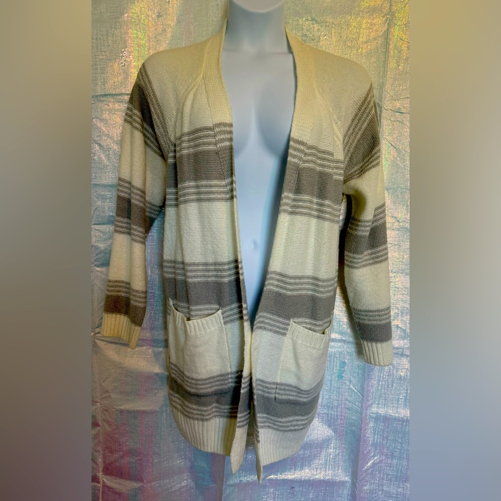 Lane Bryant plus size Open Front Cardigan Sweater.Color:off white and light gray